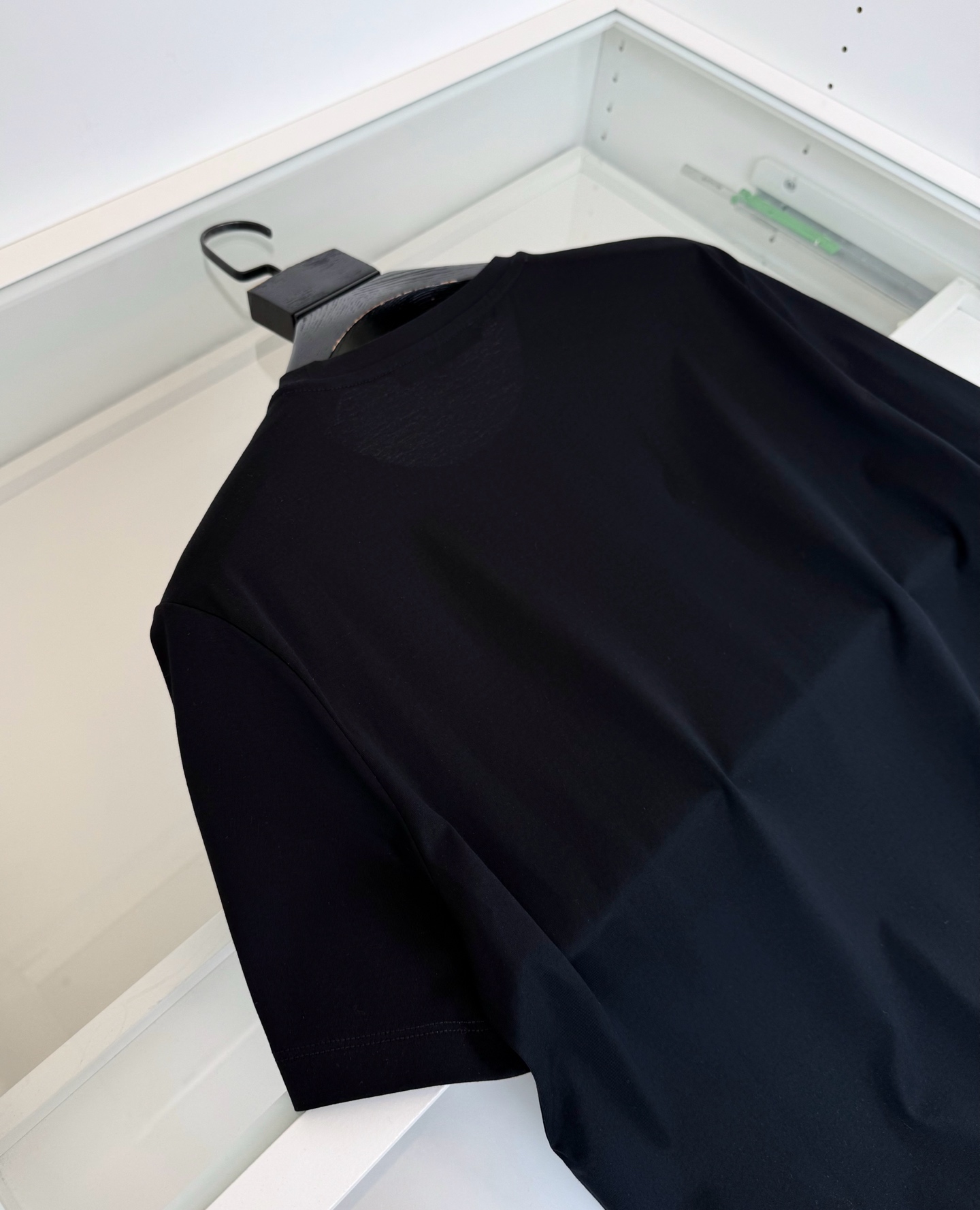 GI***CHY纪*希 2026春夏！柜在售。纪家迷必入推荐！艺术彩拔印花圆领短袖T恤 印花是Sarah