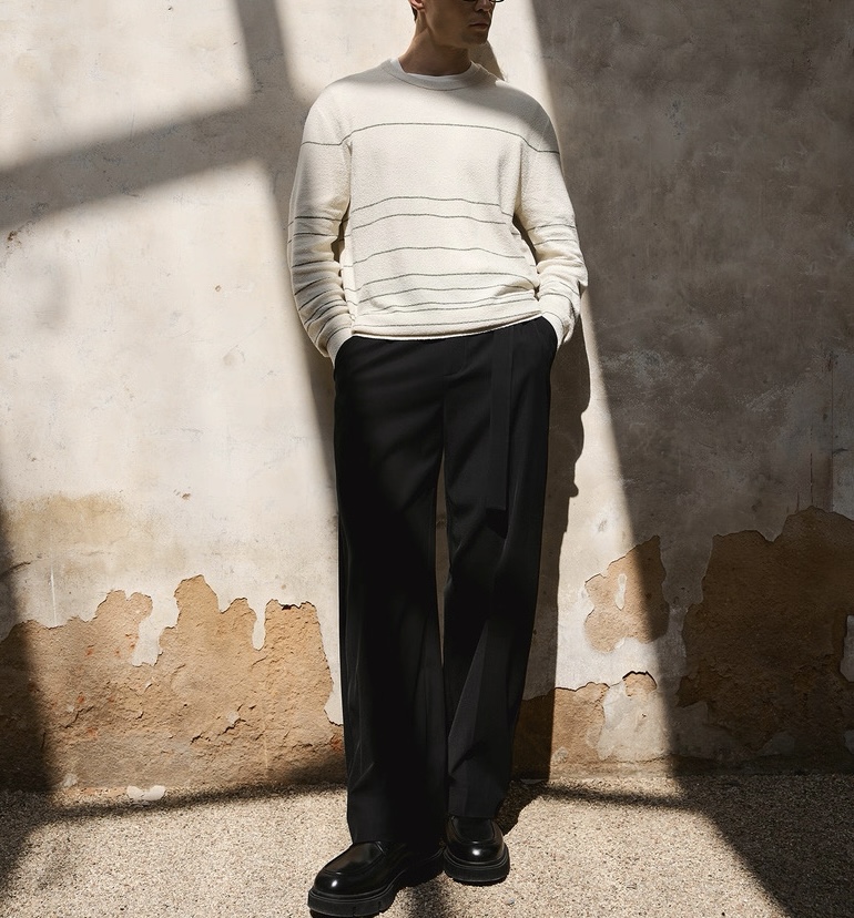 NO:776935,The model’s upper body effect is as follows!  Try on 172-size L is suitable. Please refer to the size chart when placing an order, men's clothing,19860909模特上身效果如下！ 试穿172-穿L码合适 下单可参考尺码表,男装,,Women's clothing