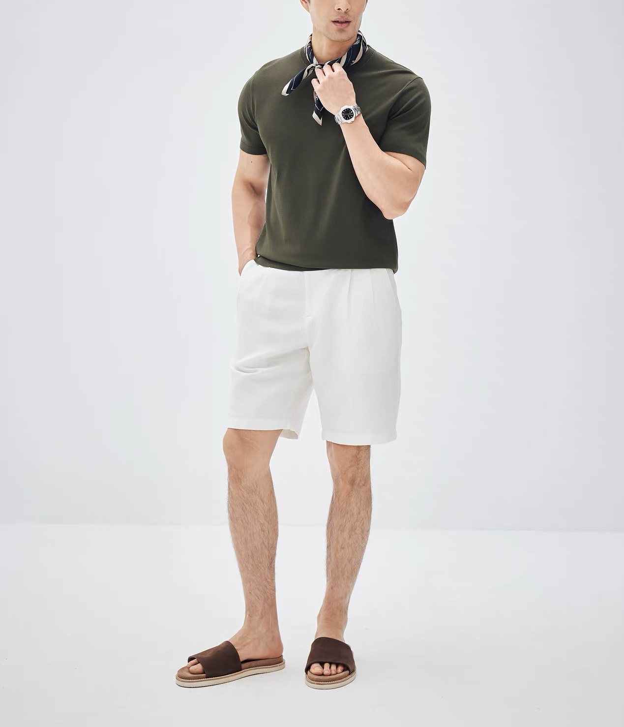 NO:822034,The model’s upper body effect is as follows. Try on size 172-size 32 is suitable. Please refer to the size chart when placing an order, women’s clothing.19860909模特上身效果如下 试穿172-穿32码合适 下单可参考尺码表,女装,,Women's clothing
