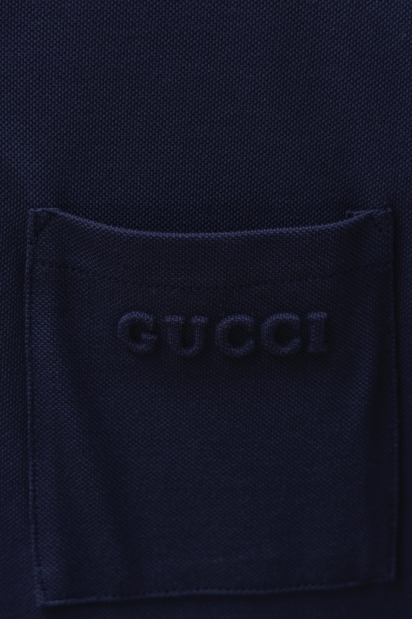 
Gucci/古驰 25ss新款
拼色罗纹 V领Polo
230克重全棉珠地
颜色：白  宝蓝
码数：S