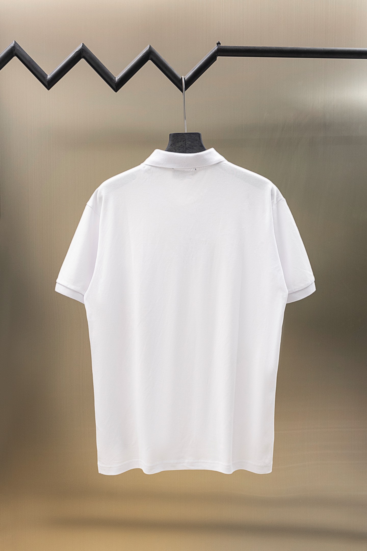 
Gucci/古驰 25ss新款
经典三色彩条Logo印花 贴袋Polo
230克重全棉珠地
颜色：白 