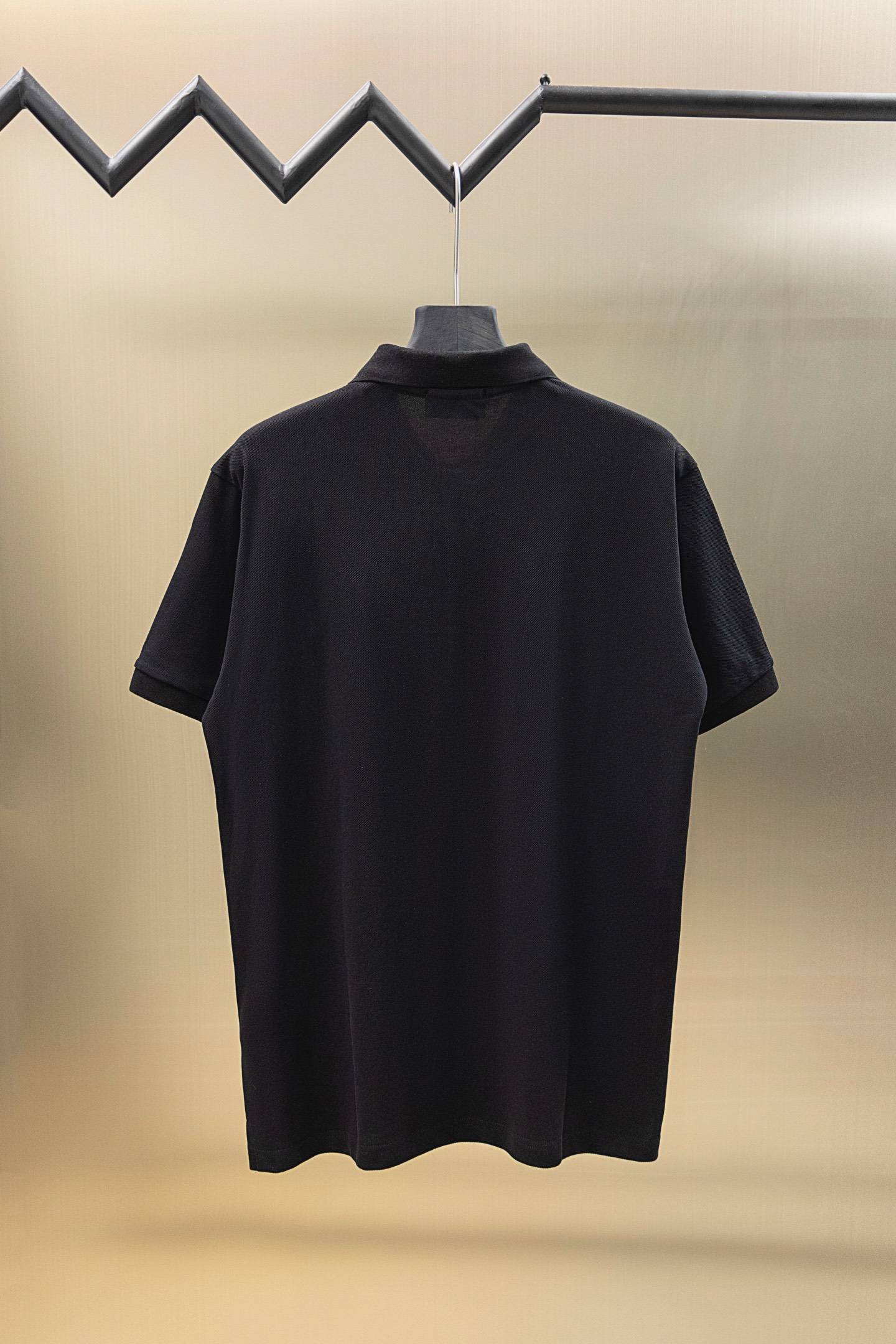 
Gucci/古驰 25ss新款
经典三色彩条Logo印花 贴袋Polo
230克重全棉珠地
颜色：白 