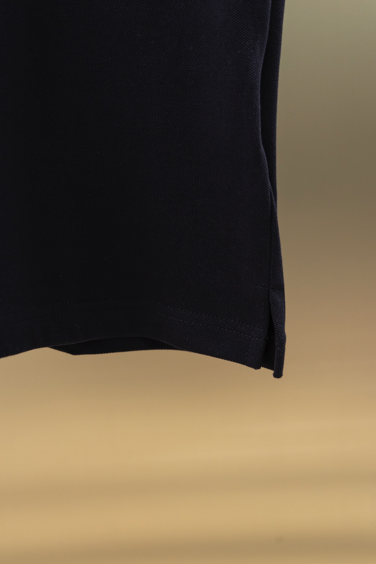 
Gucci/古驰 25ss新款
条纹领 提花Logo 贴袋Polo
230克重全棉珠地
颜色：白  宝