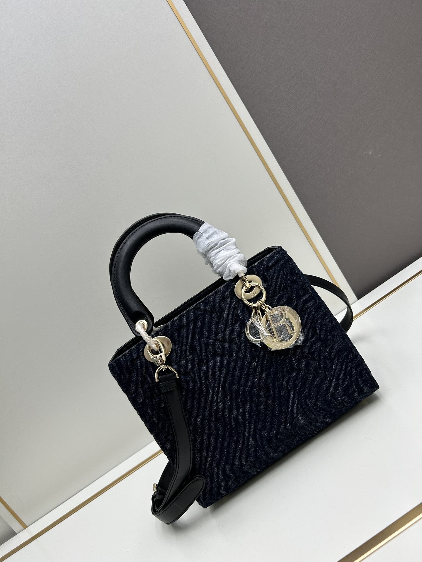 Dior Bags Handbags High Quality Customize
 Black Gold Cowhide Fall/Winter Collection Lady