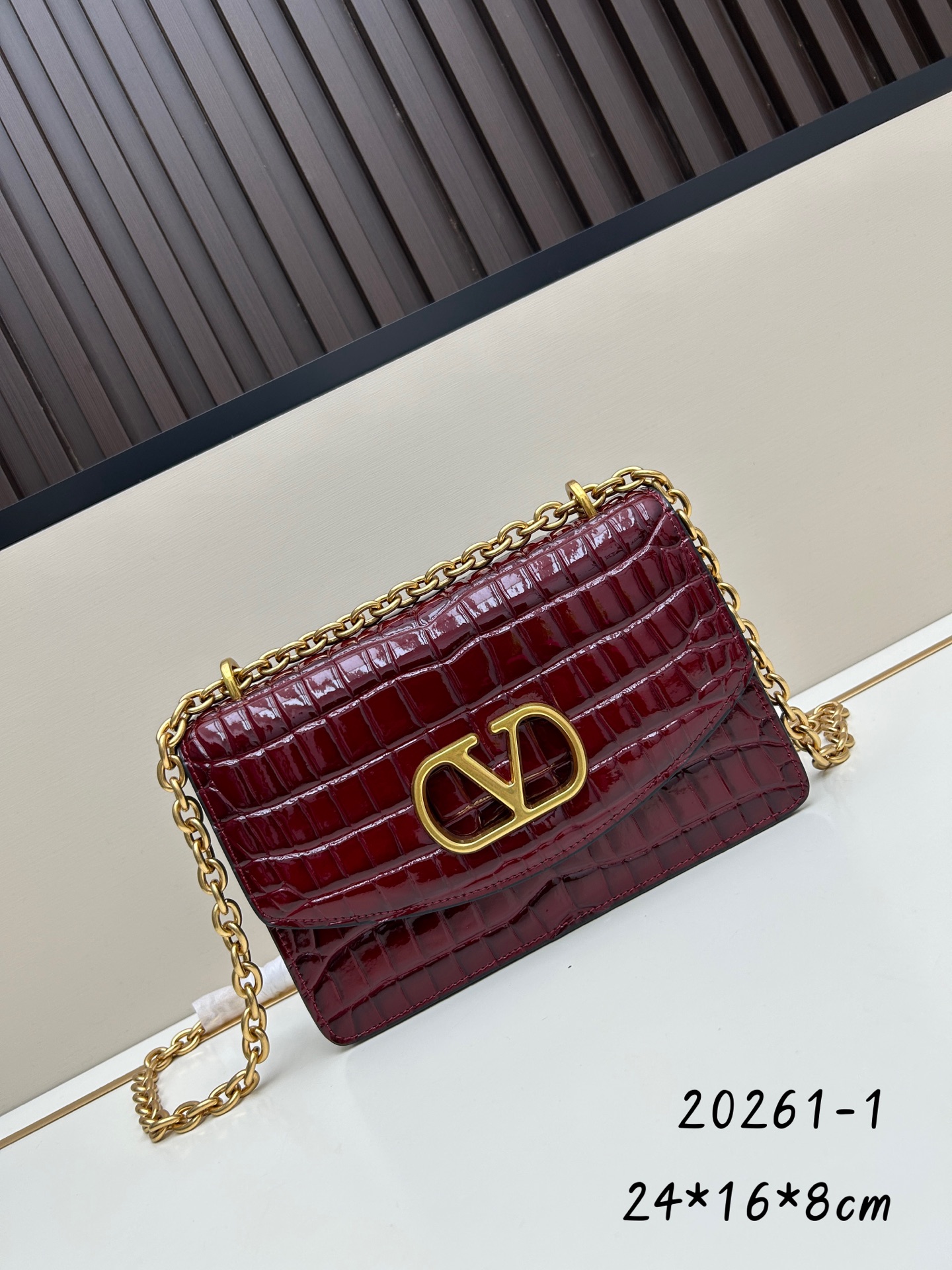 配盒子大号 🆕VA GARAVANI VAIN 新款 小牛皮手袋配以金属VLOGO SIGNATURE 