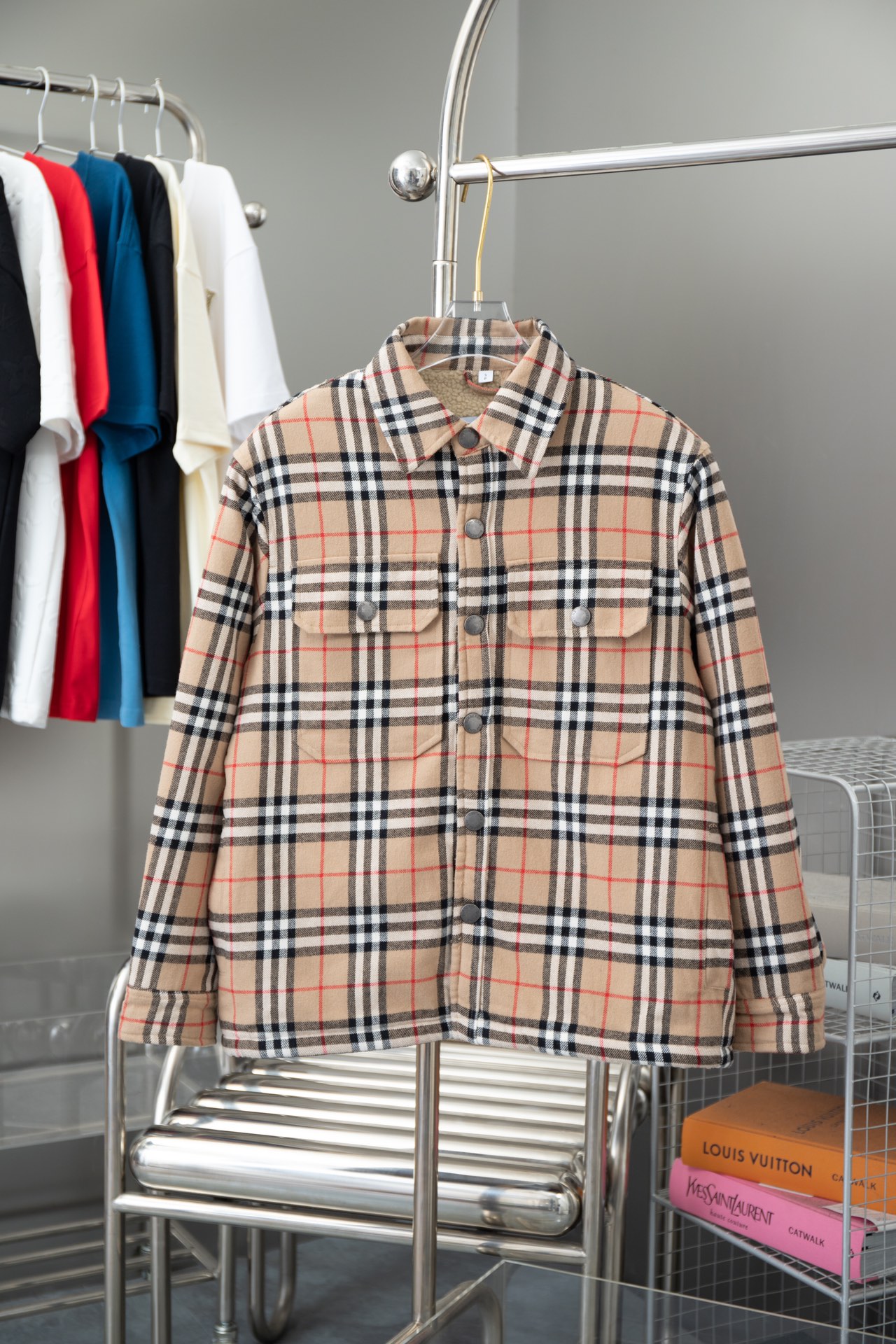 Alta calidad BBR chaqueta tipo camisa de mezcla de algodón y lana con cuadros, chaqueta acolchada. El estampado de cuad…