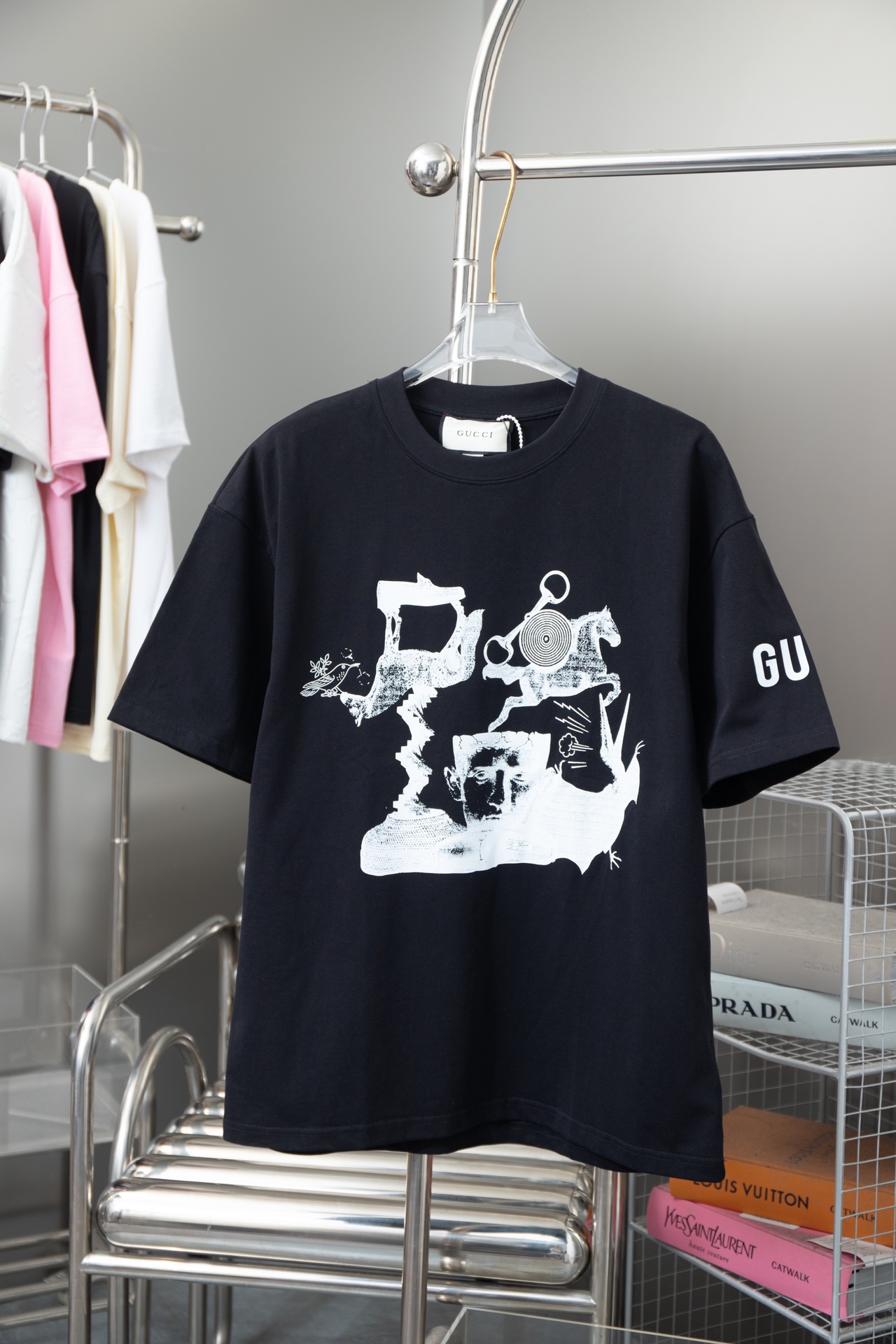 Camiseta de manga corta de alta calidad GU 24SS, estampado de logo con retrato de cómic, sincronizada con la web oficia…