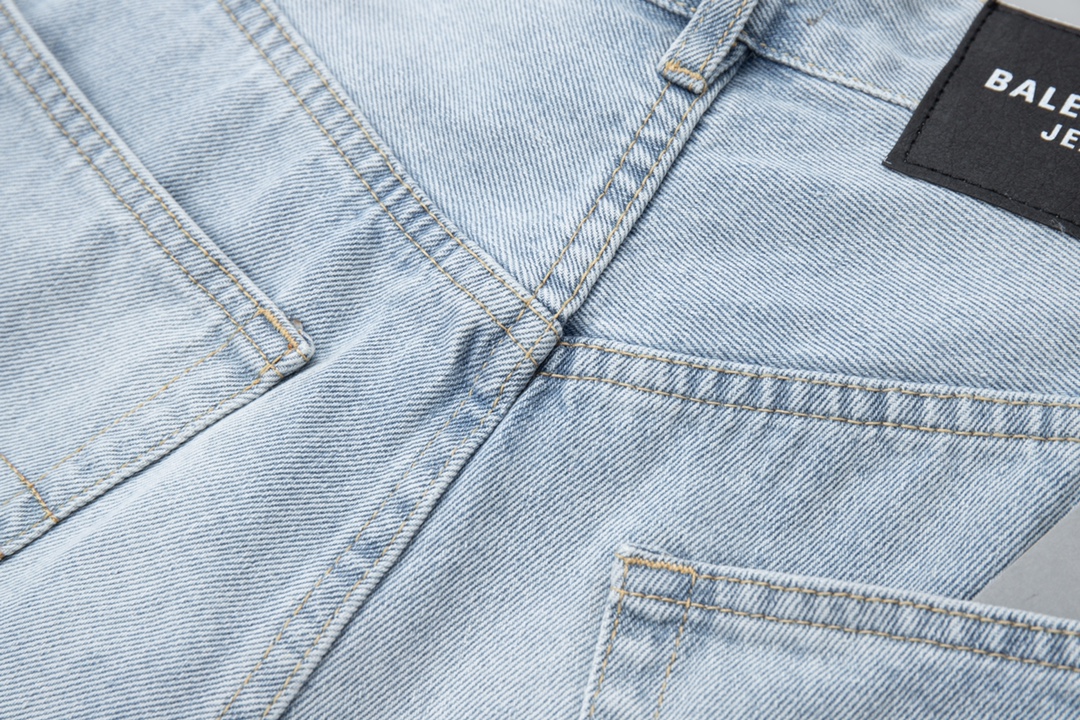 High-Quality Balenciaga Parisian Jeans: SS25 Classic Pair with Premium Fabric and Detailed Craftsmanship - 图片 7