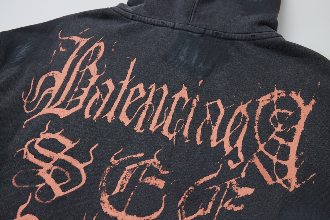 Luxury Parisian Balentia BLCG 24SS Hoodie: Detailed Features and Quality Craftsmanship - 图片 8