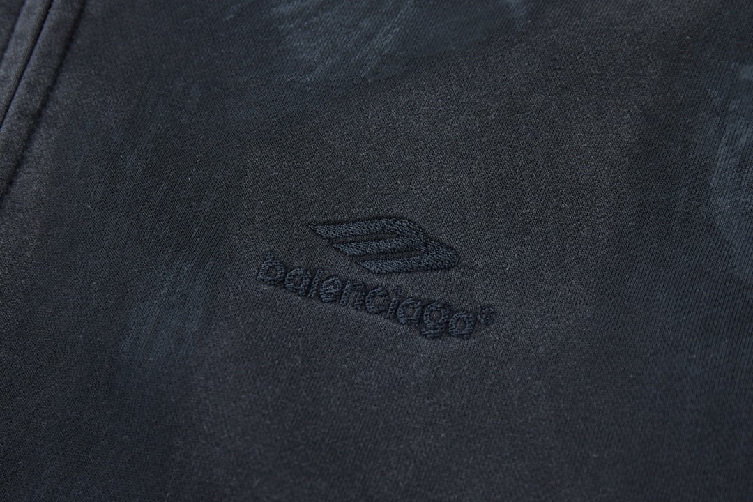 Luxury Parisian Balentia BLCG 24SS Hoodie: Detailed Features and Quality Craftsmanship - 图片 4