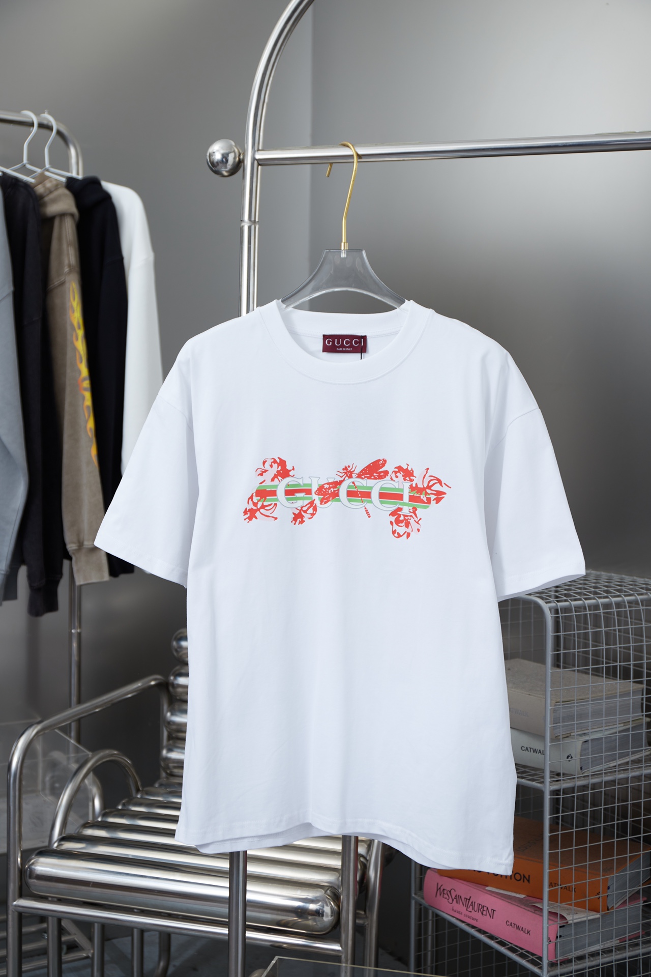 高品质 Gucci 古驰 前幅花芬字母logo印花圆领短袖，采用立体印花工艺 区别于普通的印花图标 ，定织纯棉面料，舒适透气不易变形。三标齐全，宽松版型，男女同款 S M L XL