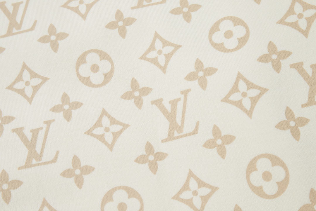 Louis Vuitton Fire Cloud Logo Coat: Luxury Cotton Fur Details and Tailored Design - 图片 5