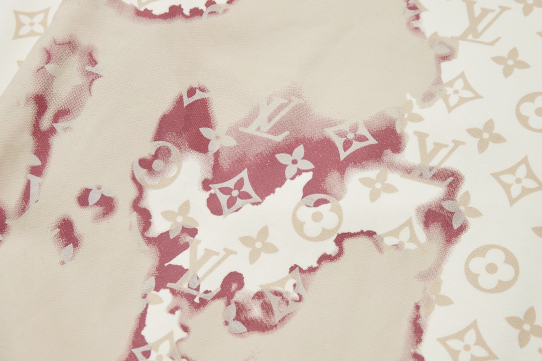 Louis Vuitton Fire Cloud Logo Coat: Luxury Cotton Fur Details and Tailored Design - 图片 6