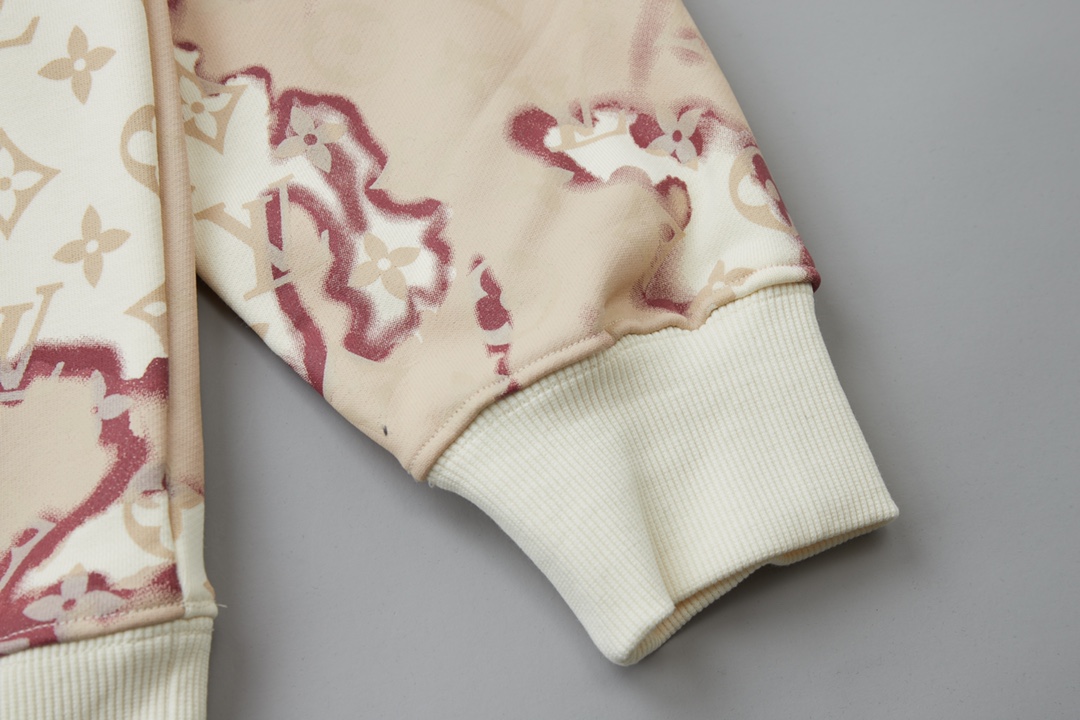 Louis Vuitton Fire Cloud Logo Coat: Luxury Cotton Fur Details and Tailored Design - 图片 8