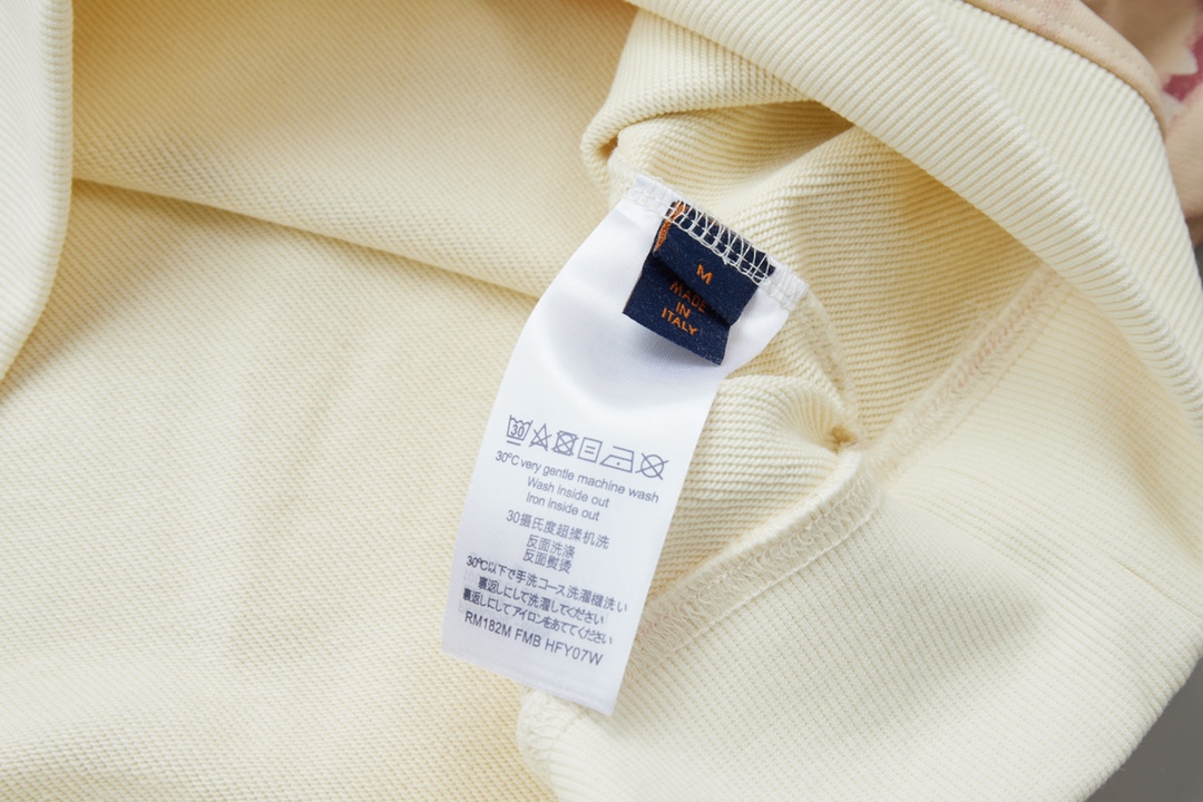 Louis Vuitton Fire Cloud Logo Coat: Luxury Cotton Fur Details and Tailored Design - 图片 7