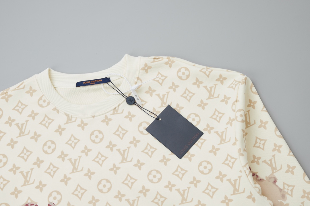 Louis Vuitton Fire Cloud Logo Coat: Luxury Cotton Fur Details and Tailored Design - 图片 3