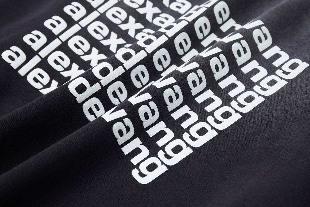 Alexanderwang 24SS Handbags Collection: Luxe Fur Coating, Detailed Features, Multiple Colors - 图片 6