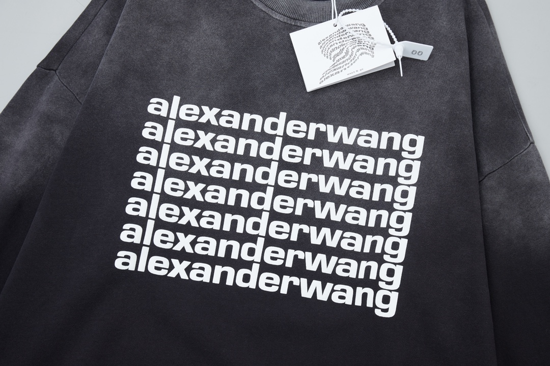 Alexanderwang 24SS Handbags Collection: Luxe Fur Coating, Detailed Features, Multiple Colors - 图片 5