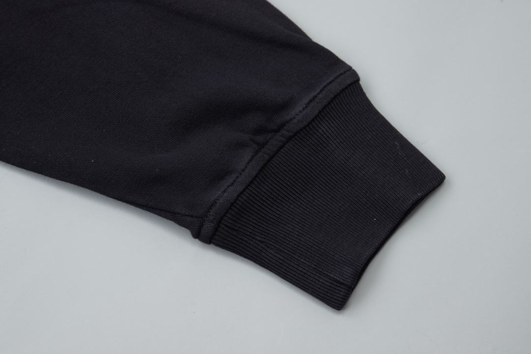 Alexanderwang 24SS Handbags Collection: Luxe Fur Coating, Detailed Features, Multiple Colors - 图片 7