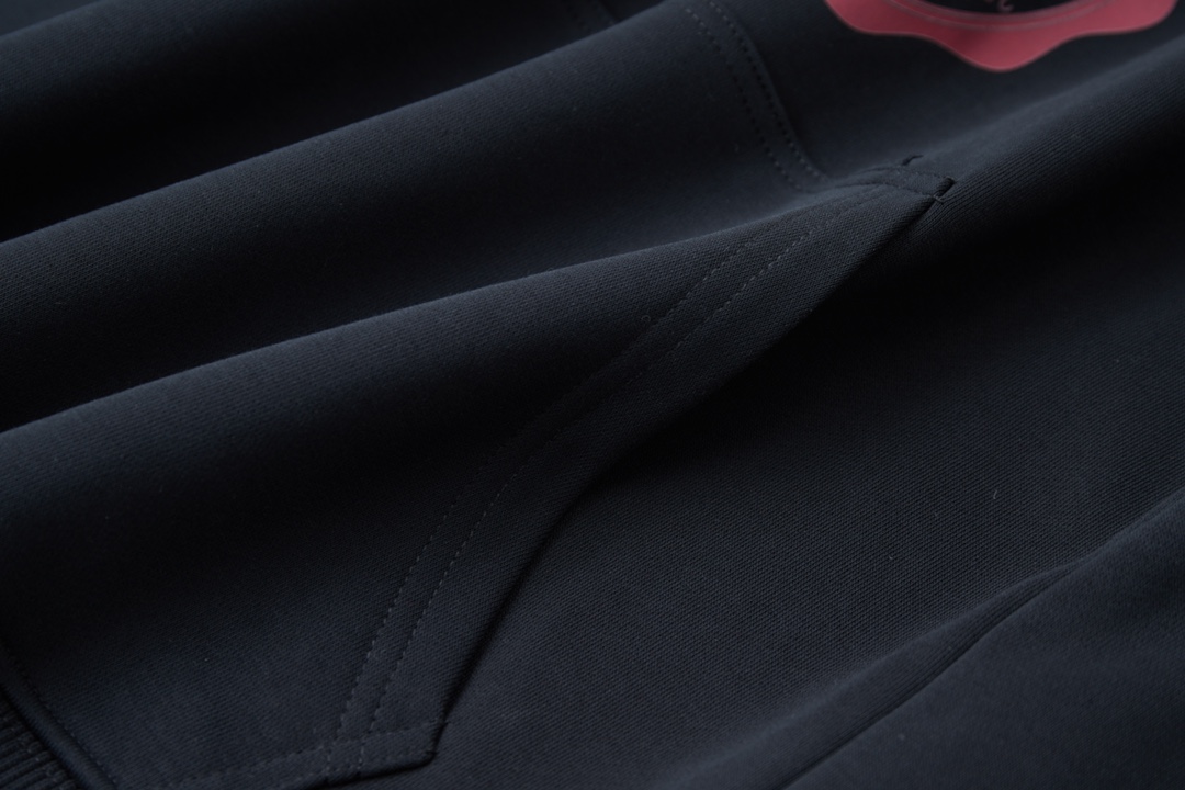 Luxury Celine Letter-Printed Hoodie with Detailed Features in Black/White, Various Sizes. - 图片 7