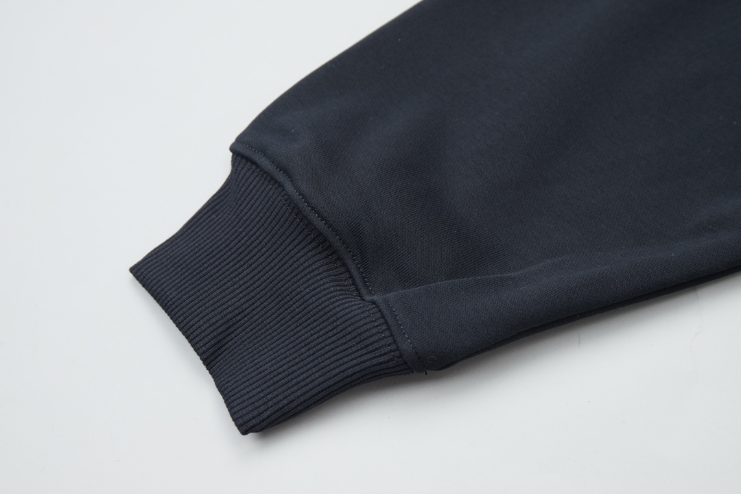 Luxury Celine Letter-Printed Hoodie with Detailed Features in Black/White, Various Sizes. - 图片 8