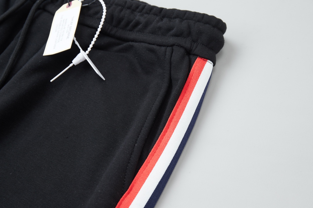 Luxury Handbags: Thom Browne Side-Banded Sweatpants with Unique Design - 图片 5