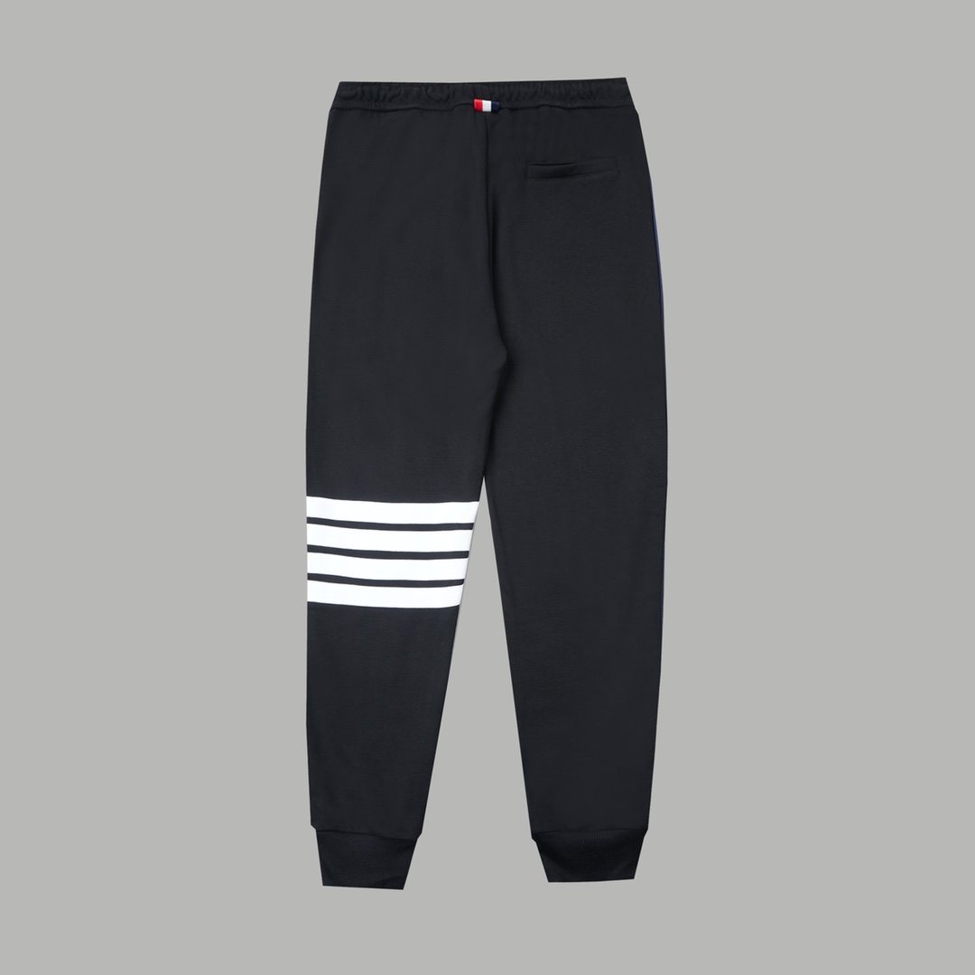 Luxury Handbags: Thom Browne Side-Banded Sweatpants with Unique Design - 图片 3