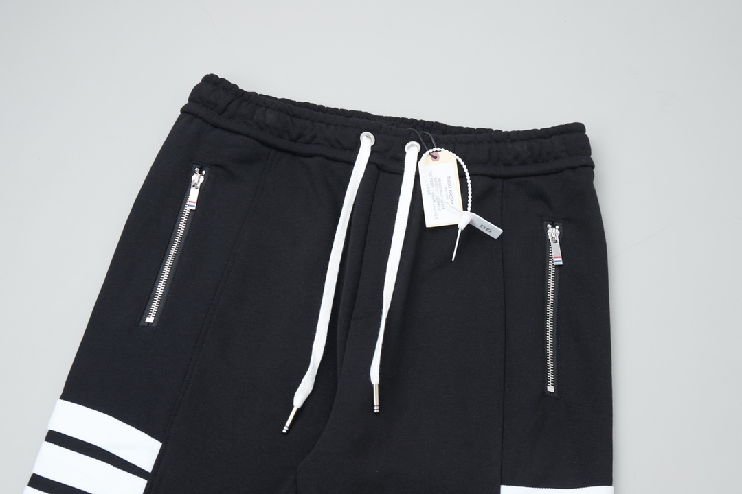 Luxury Handbags: Thom Browne Side-Banded Sweatpants with Customized Design - 图片 4