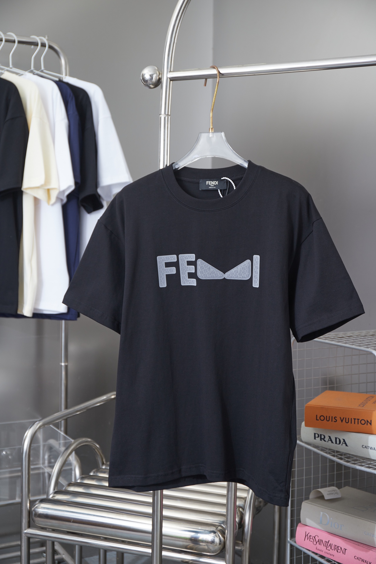 FENDI FENI 25SS nueva colección de primavera temprana, camiseta de manga corta clásica con estampado de ojos de monstru…