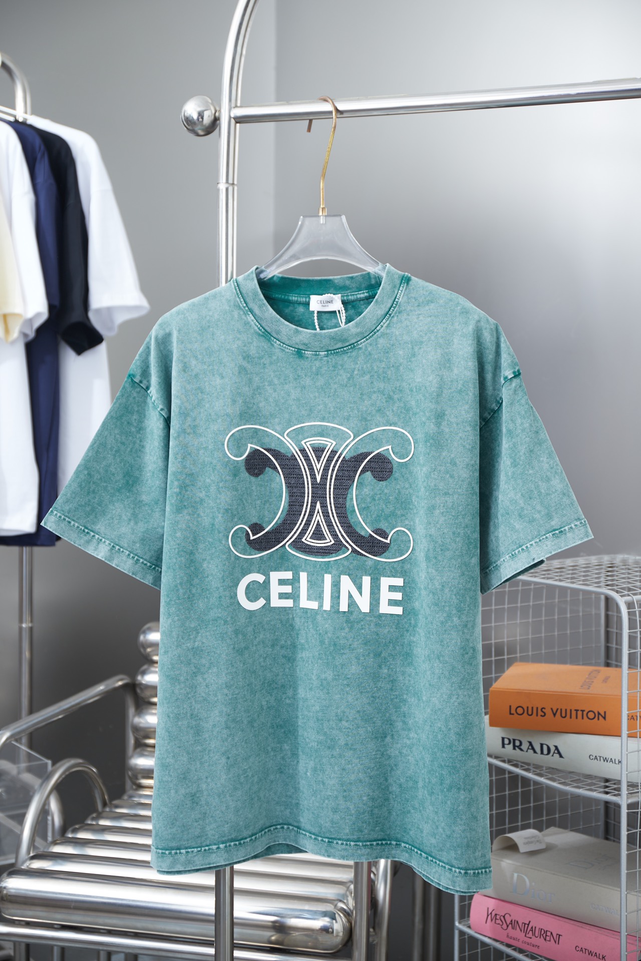 CELIN* Nueva colección de primavera 25SS Camiseta de manga corta con letras bordadas y parche aplicado Lujo ligero, pre…