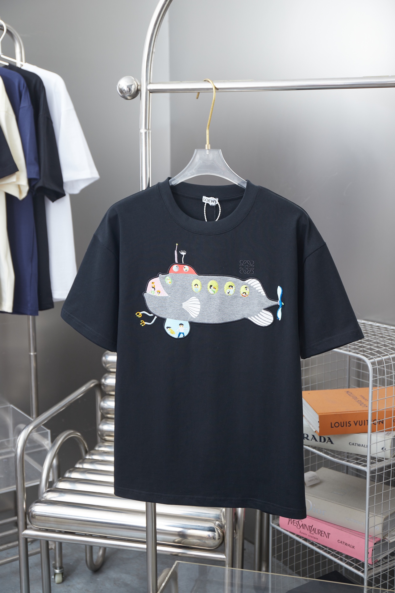 🅿️100 LO*WE 25SS Early Spring New Arrival Shark Embroidery Short Sleeve, Light Luxury Style, Essential for Daily Commu…