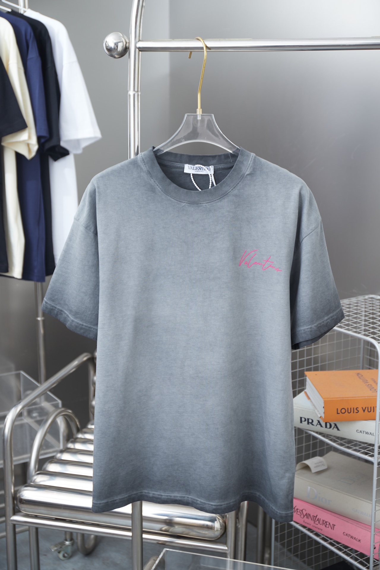 Valentino Men's Logo Print Cotton T-Shirt Grey Casual Short Sleeve Top 2 i1736765283 435 2