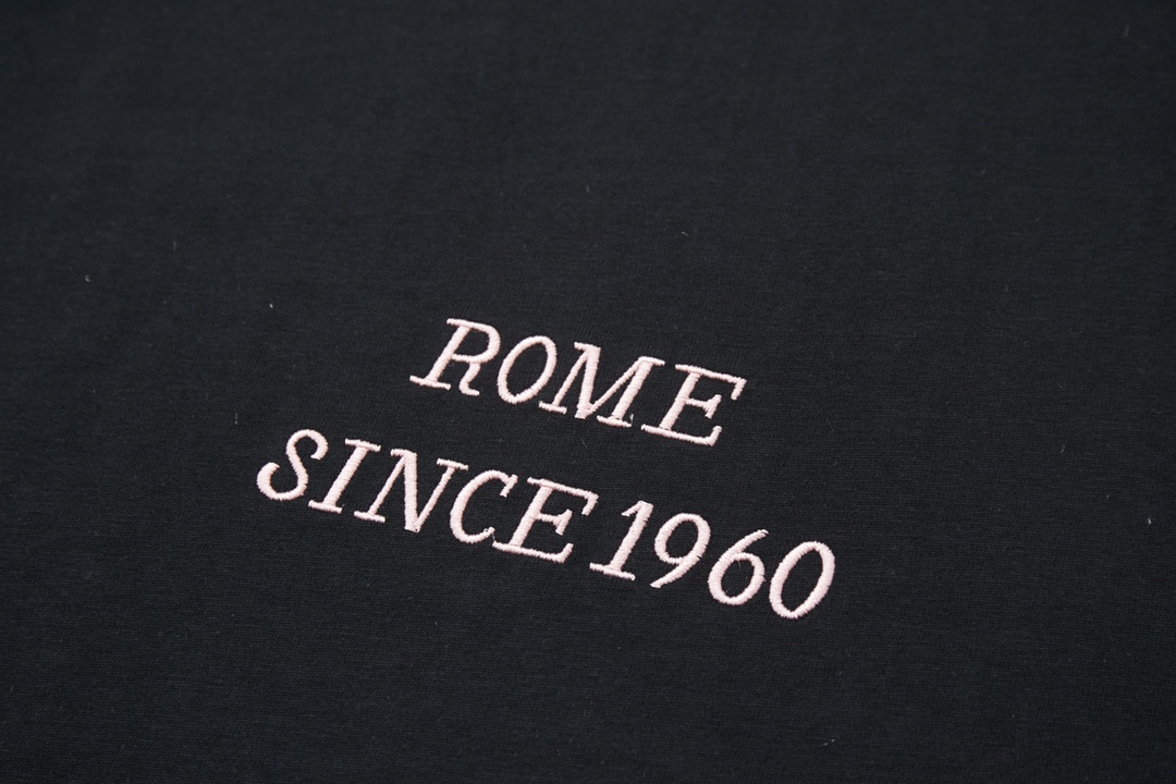 Luxury Cotton T-shirt with Embroidered Logo – Valentino 2025 Collection - 图片 8