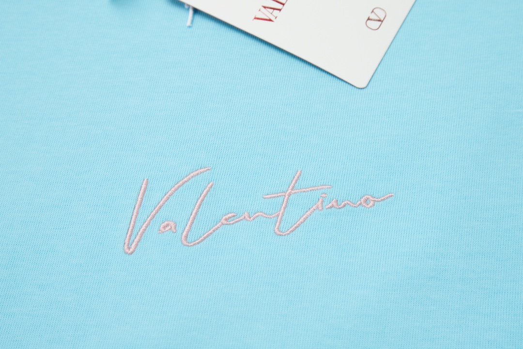 Luxury Val*ntino 2025 Classic Logo Embroidered Shirt with Premium Details - 图片 4
