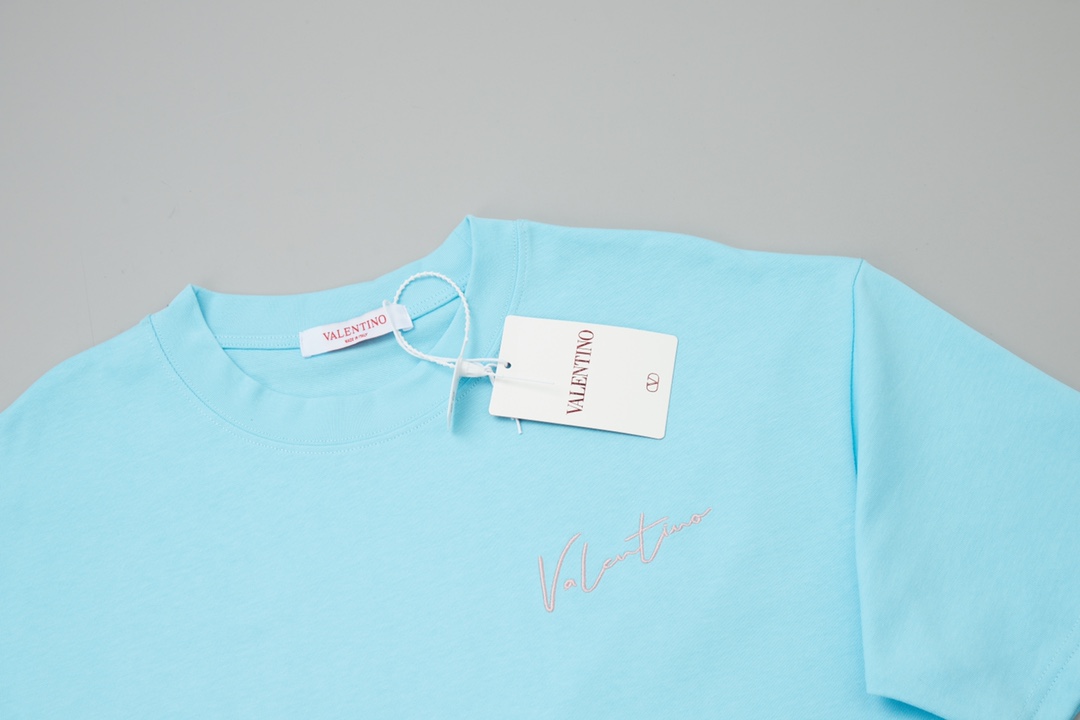 Luxury Val*ntino 2025 Classic Logo Embroidered Shirt with Premium Details - 图片 3
