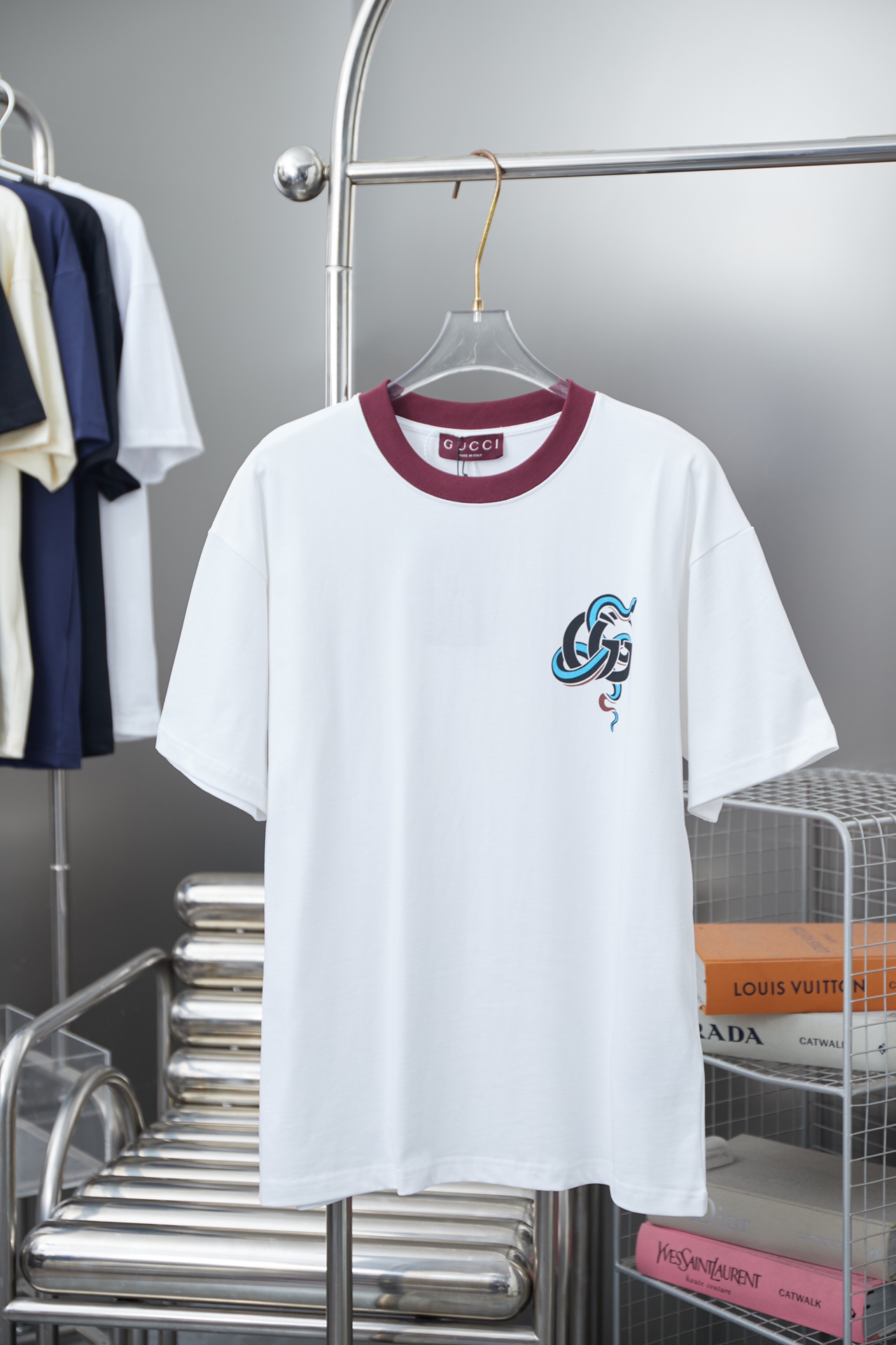GU*CI 2025 Edición limitada del Año de la Serpiente, manga corta, estilo lujo casual, imprescindible para el uso diario…
