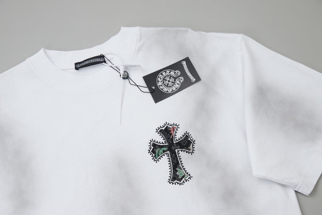 Chrome Hearts Vintage White T-Shirt with Cross Graphic, Crew Neck, S-XL 4 i1740587481 1715 17