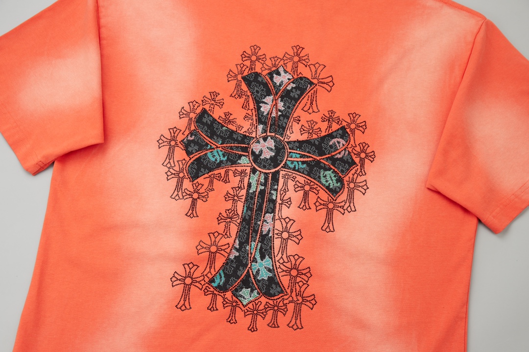 Chrome Hearts CH Vintage Tee - Crew Neck T-Shirt with Cross Design 7 i1740587536 135 19