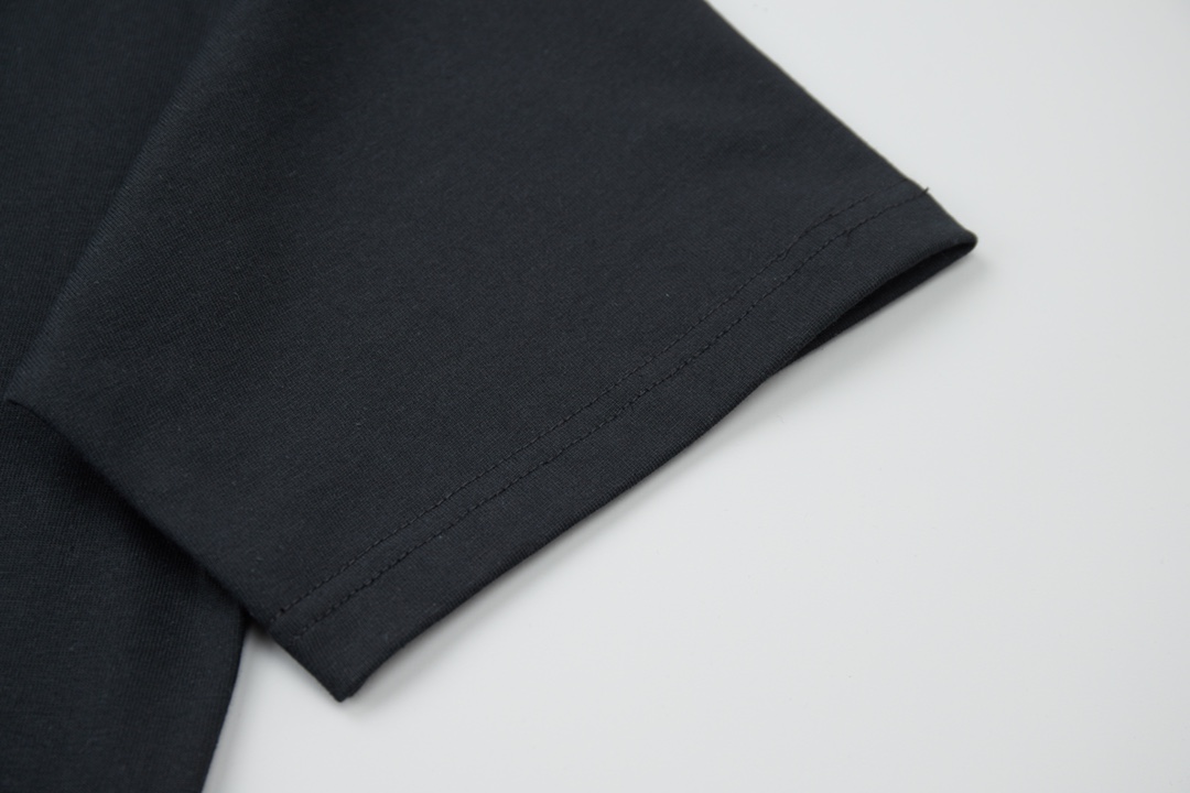 Luxury Cotton T-shirt with Classic Hardware: PRAD* 25SS Detailed Features and Specifications - 图片 6