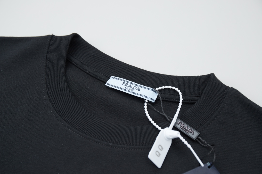 Luxury Cotton T-shirt with Classic Hardware: PRAD* 25SS Detailed Features and Specifications - 图片 3