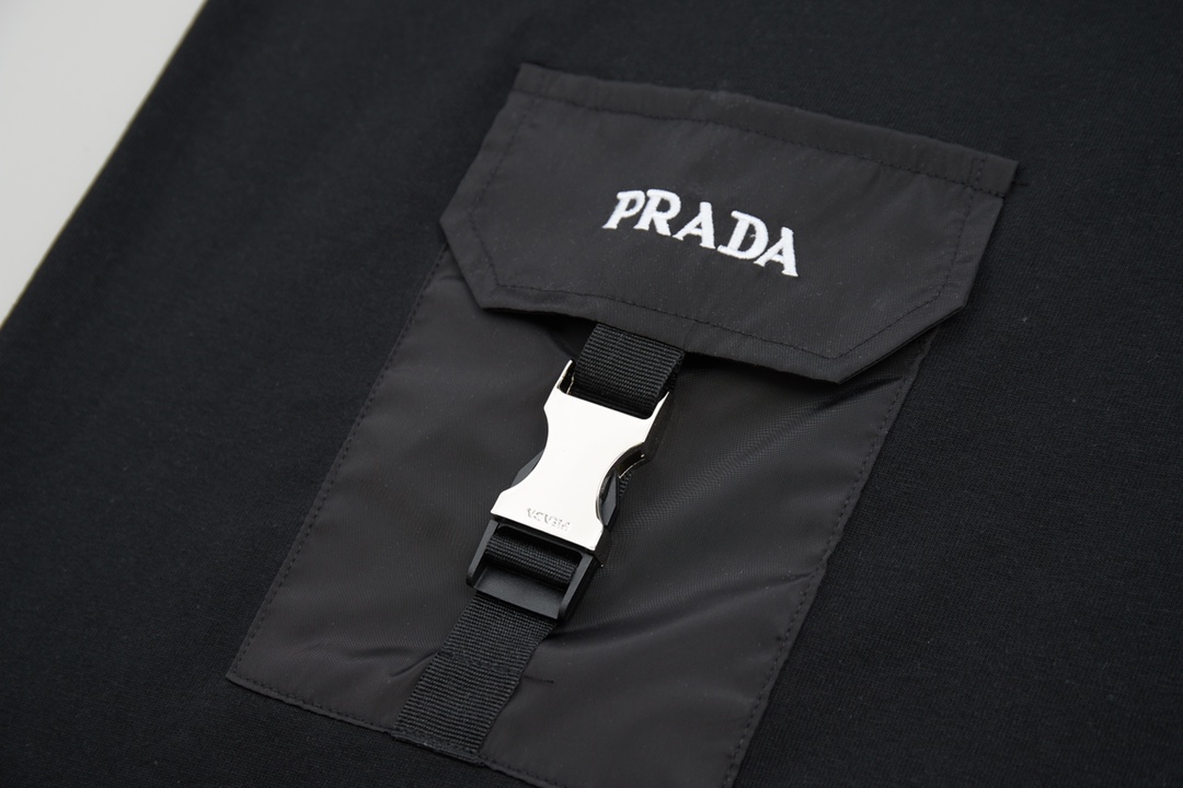 Luxury PRAD* 25SS Short Sleeve Shirt with Custom Hardware Buttons and Machine Embroidery - 图片 5