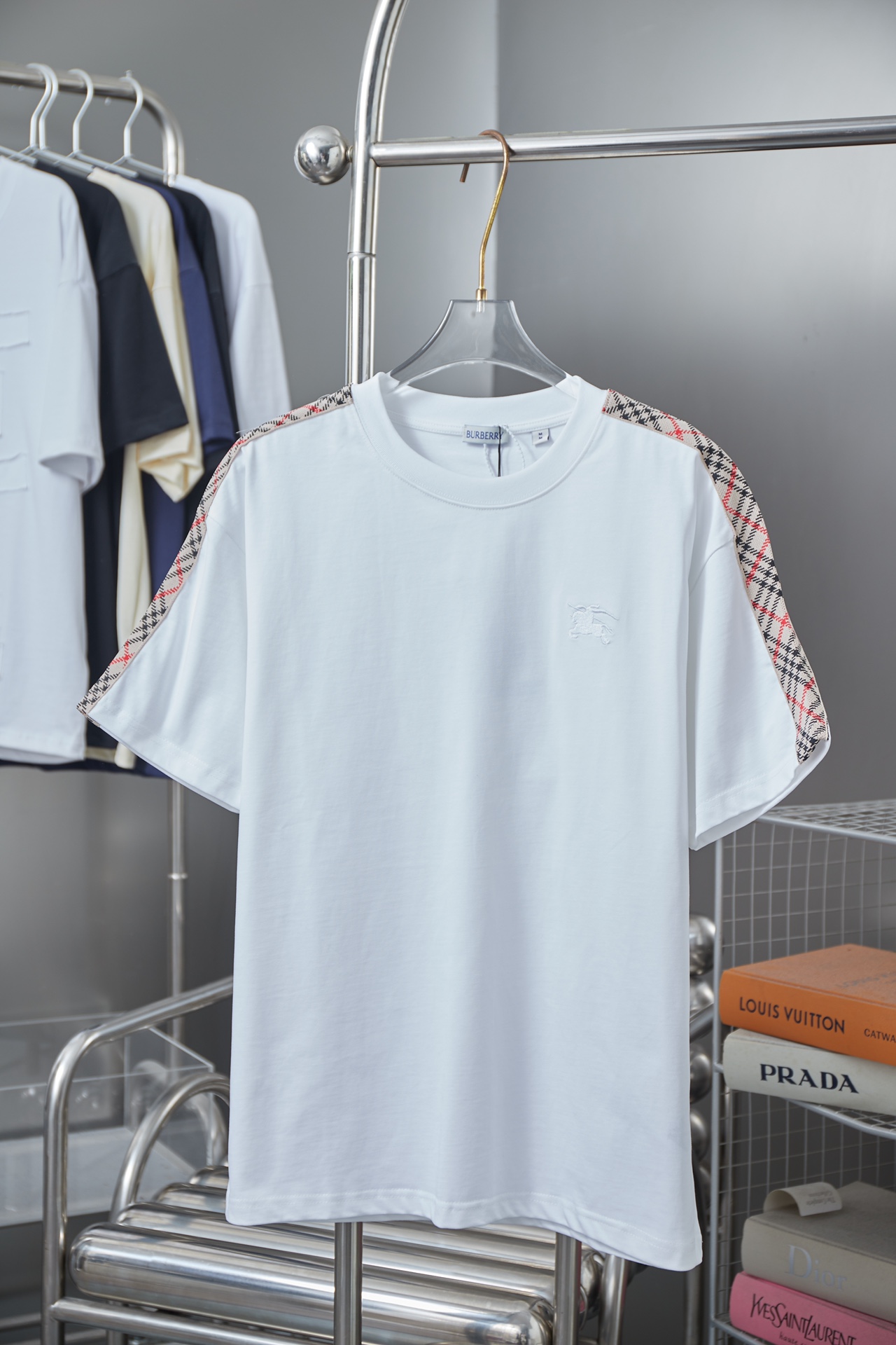 BU Bajia 25SS nuevo estilo de principios de primavera, cinta de manga corta de caballo de guerra, lujo ligero, artículo…