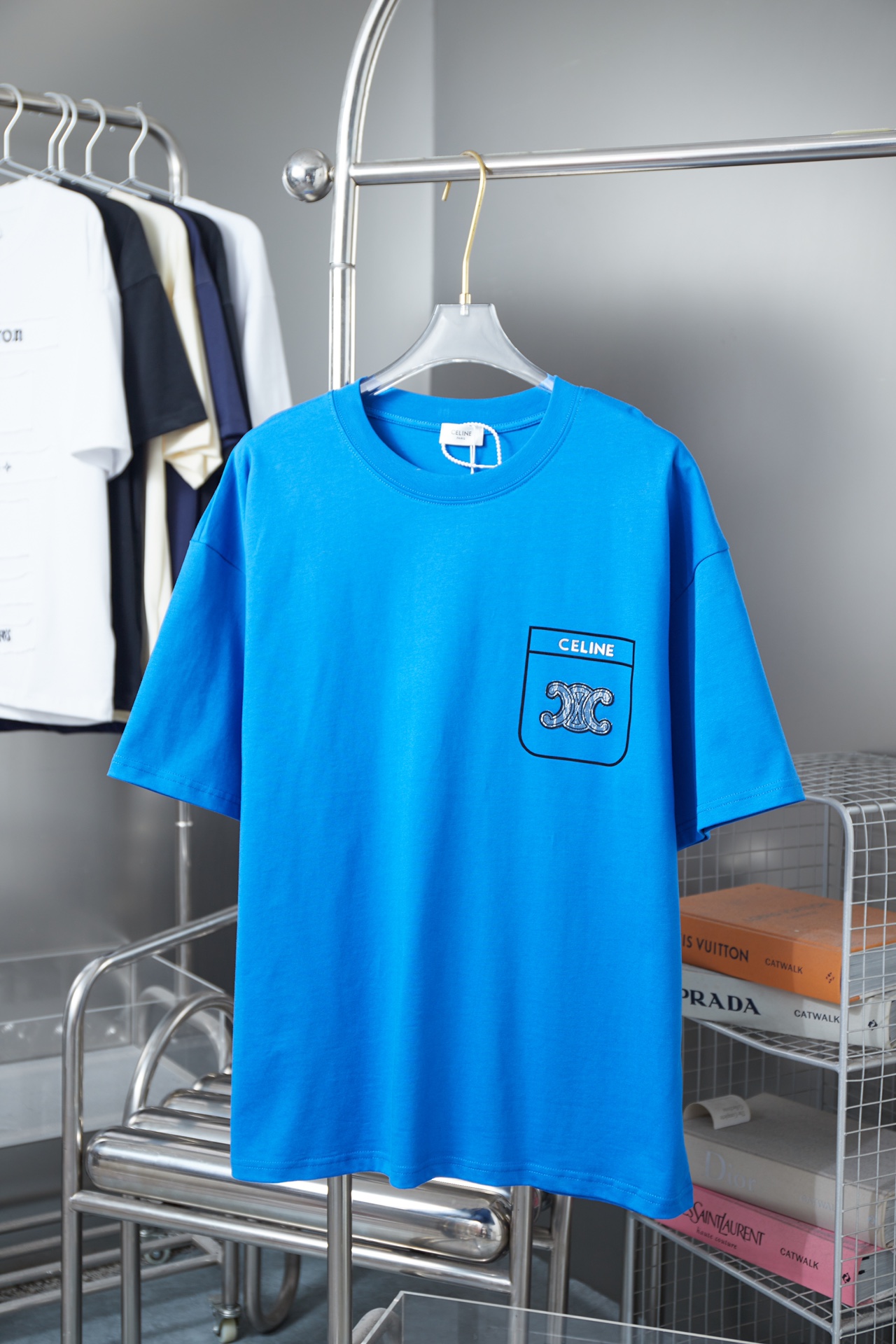 CELIN* 25SS Nueva primavera temprana Camiseta de manga corta con letras estampadas de tela vaquera, lujo lige…