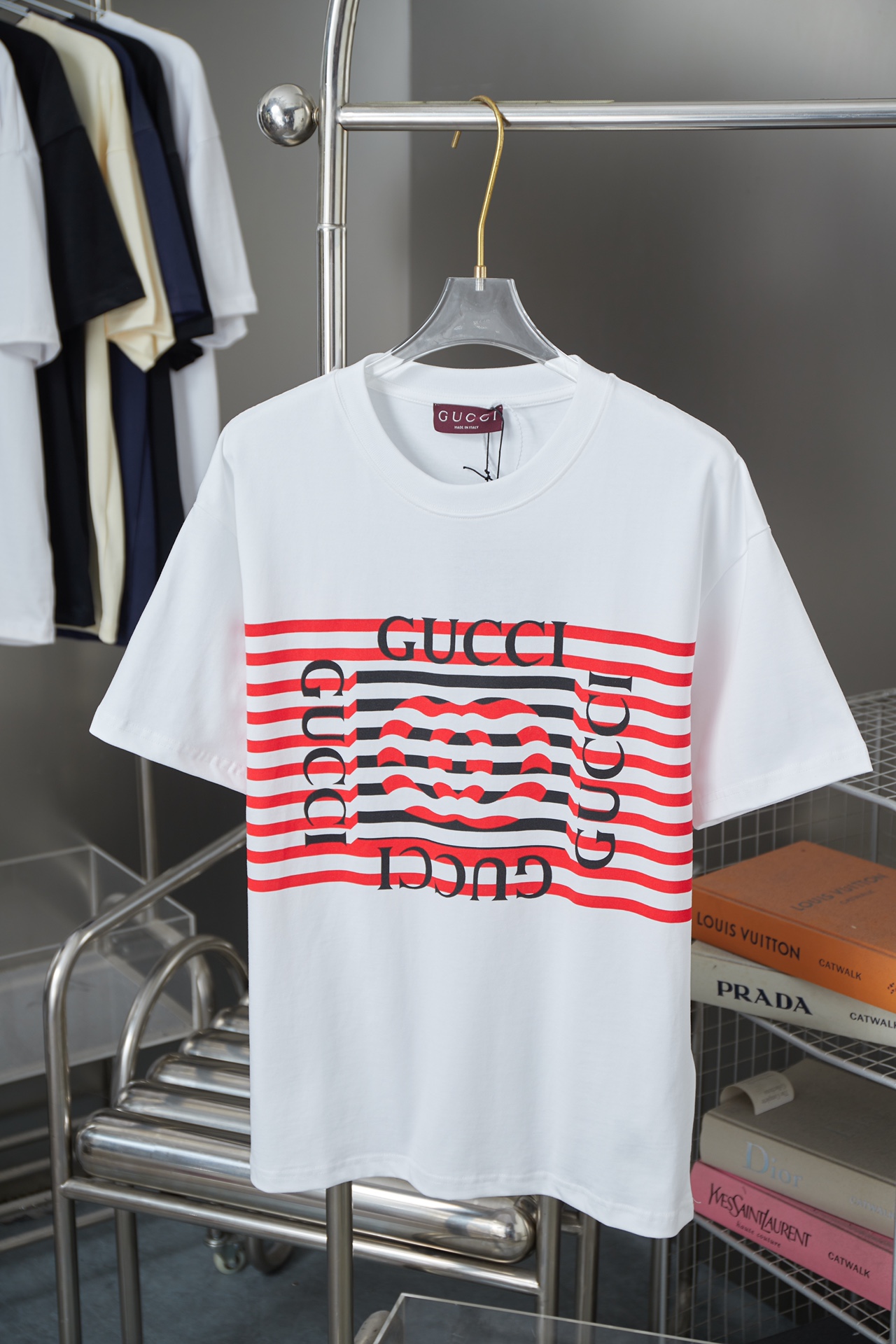 GU Gujia 25SS primavera/verano nueva camiseta de manga corta con estampado de serpiente roja en cuatro direcciones, est…