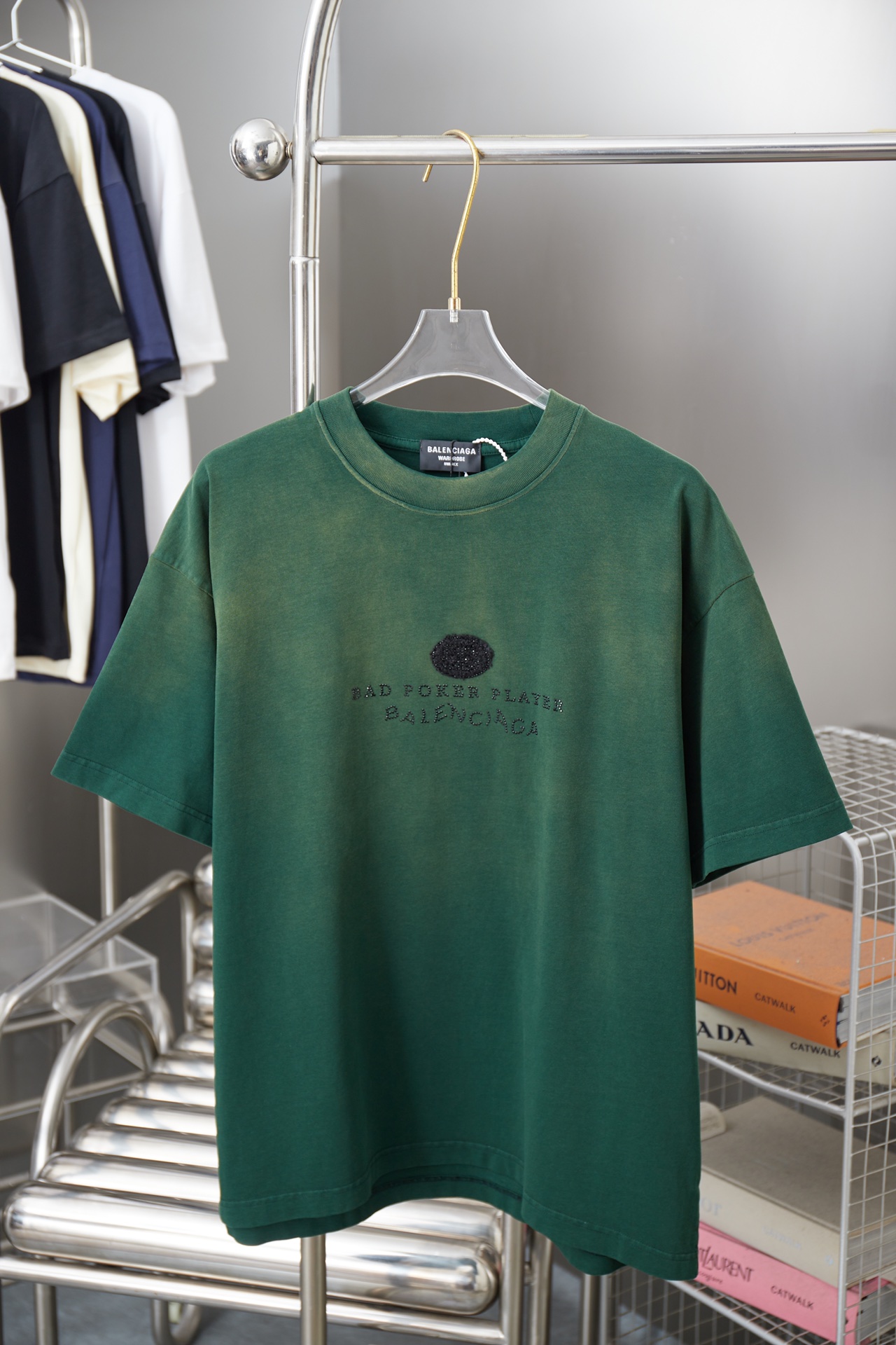 발렌시아가 남성 반팔 26SS 49173