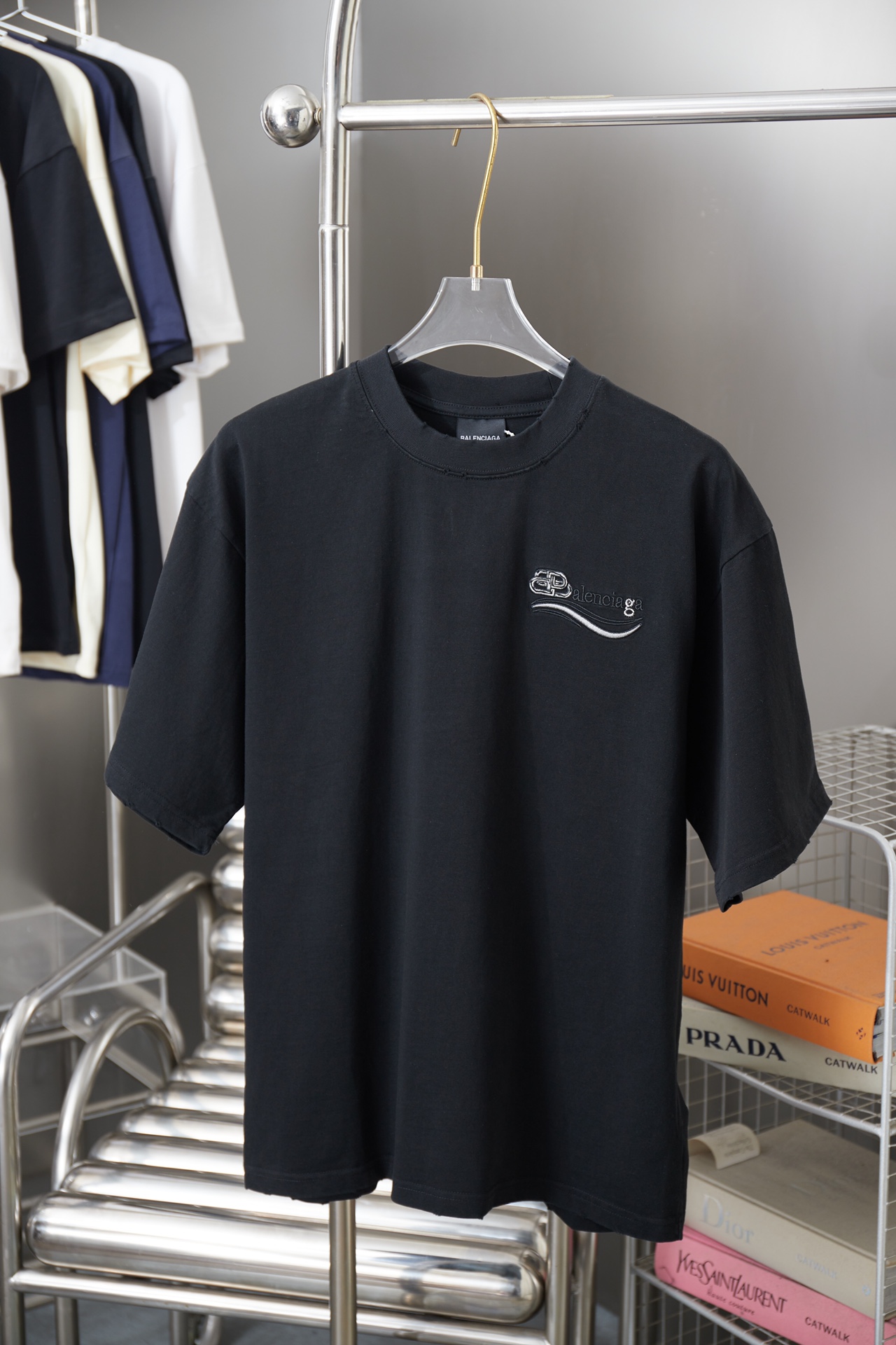발렌시아가 남성 반팔 26SS 49159