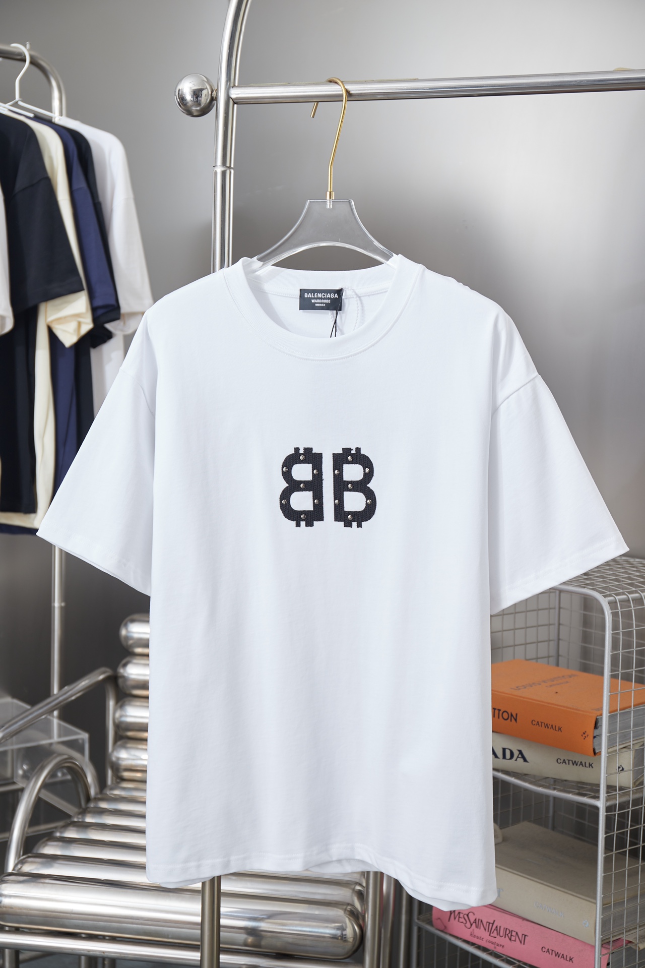 발렌시아가 남성 반팔 26SS 49178