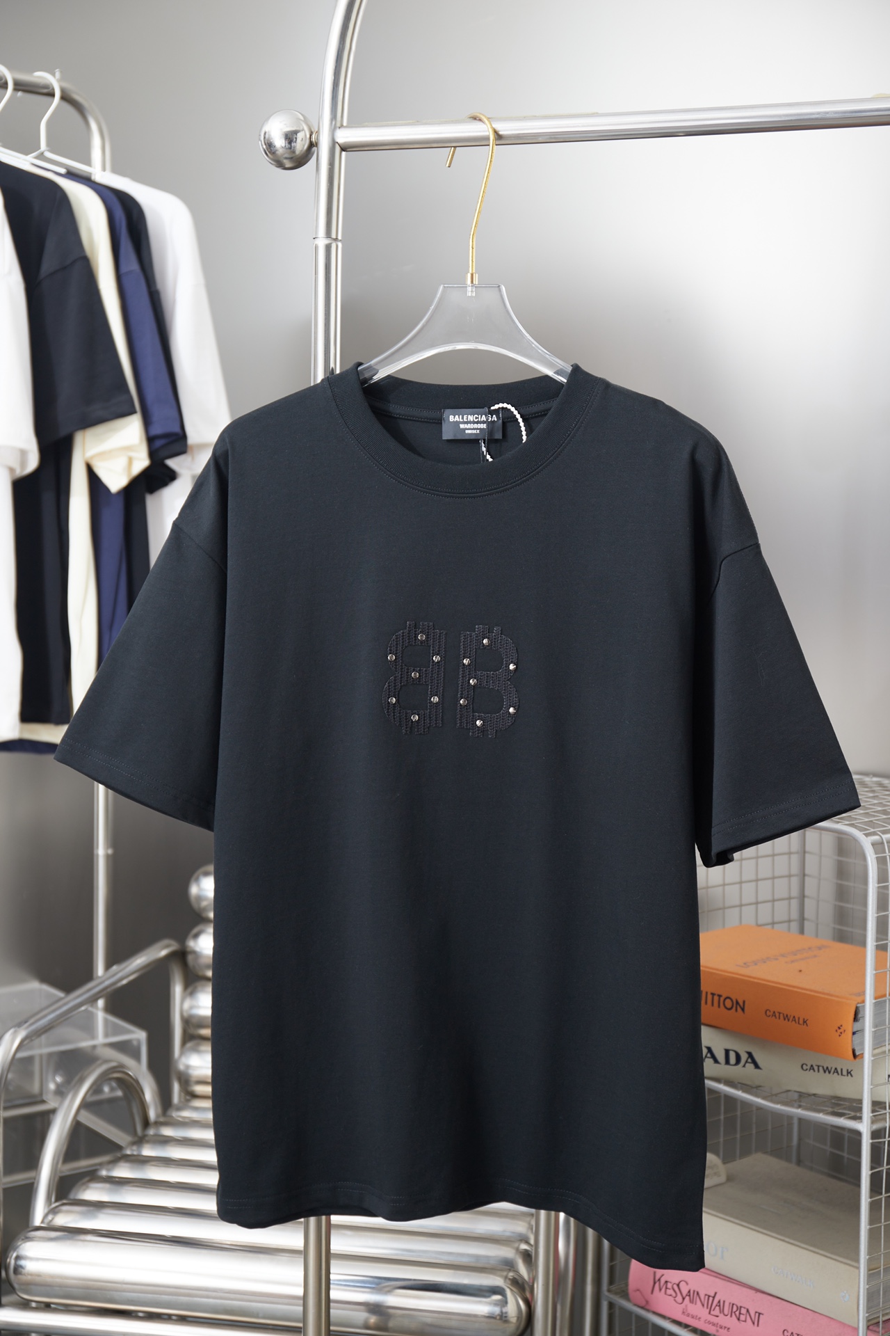 발렌시아가 남성 반팔 26SS 49179