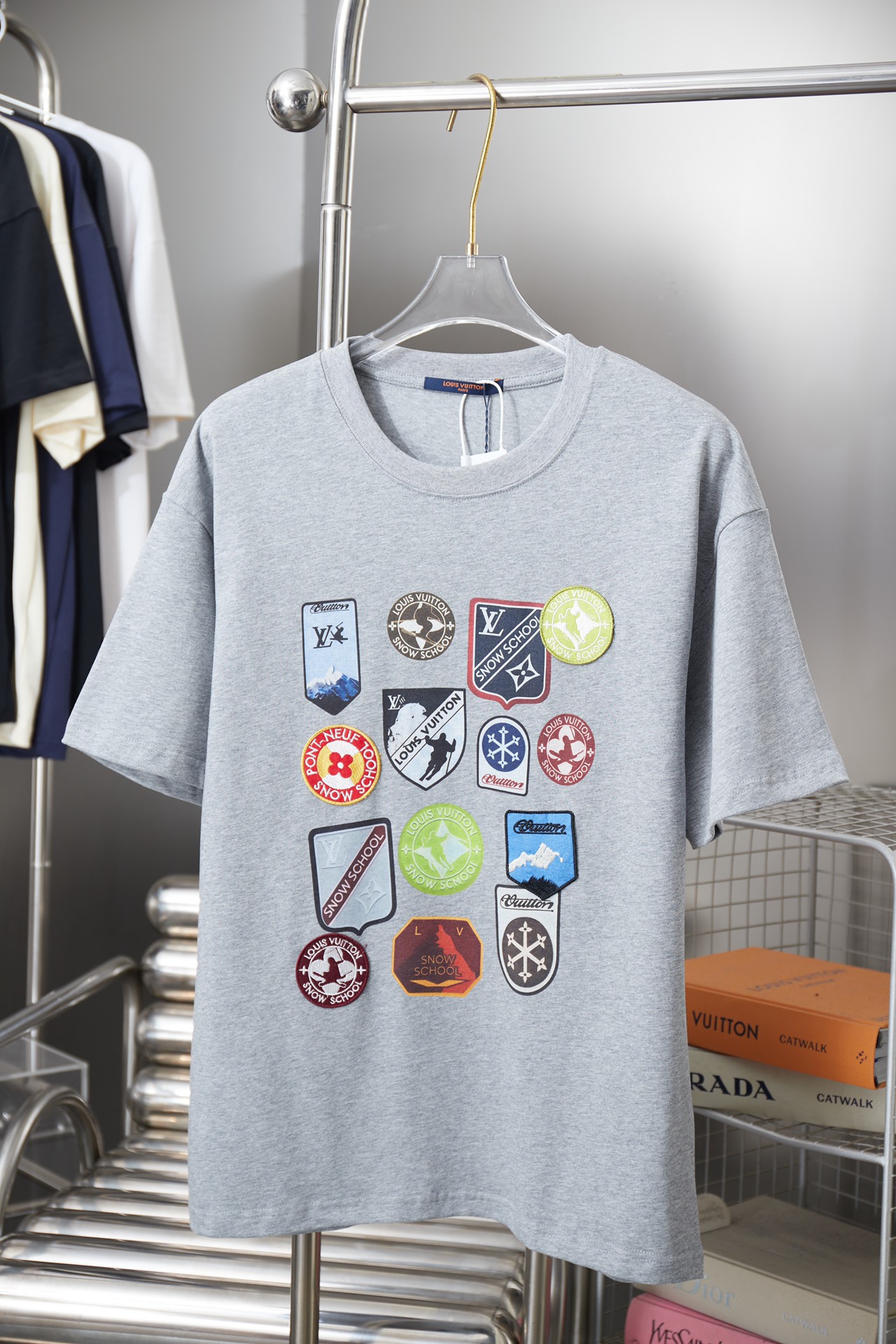 P80 1V 25SS principios de primavera nuevo estilo parche de capítulo micro etiqueta mangas cortas artículo esencial de l…