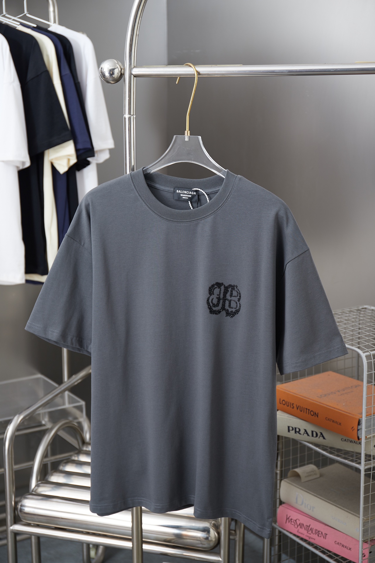 발렌시아가 남성 반팔 26SS 49184